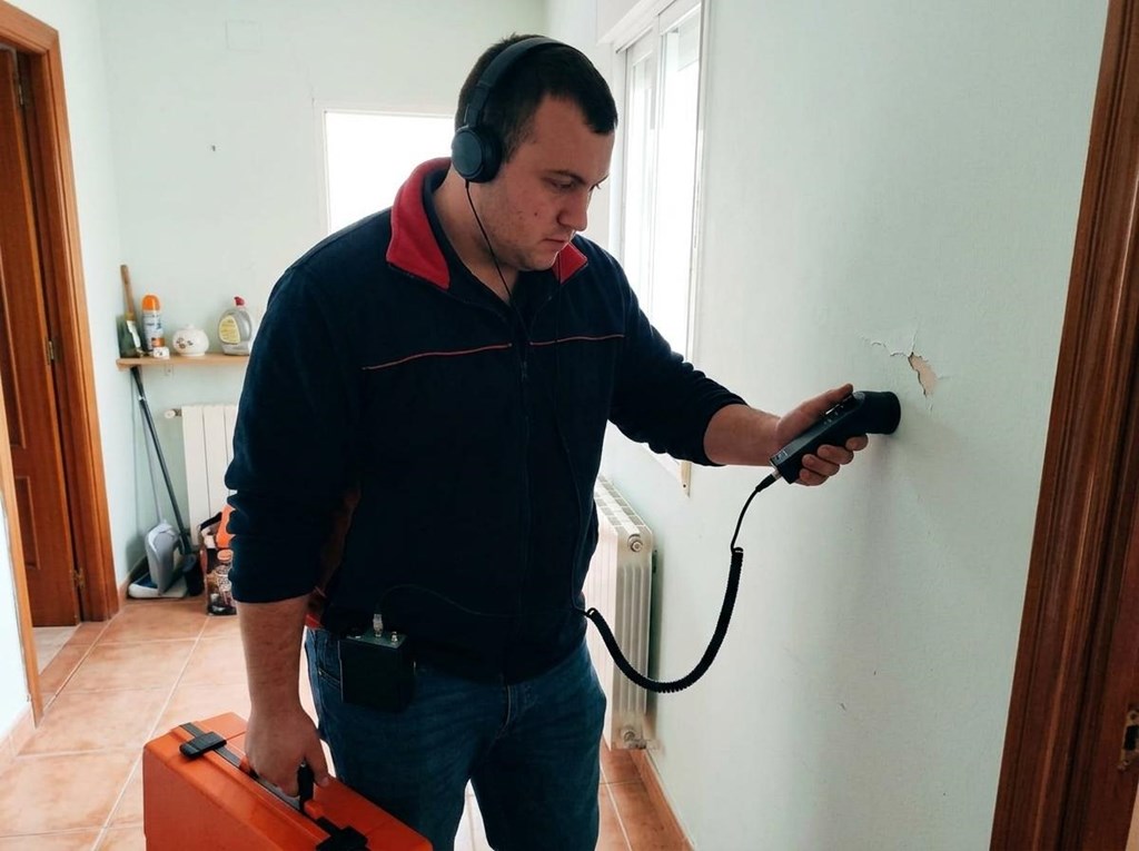 Foto 1 Especialistas en la detección de fugas de agua en Narón